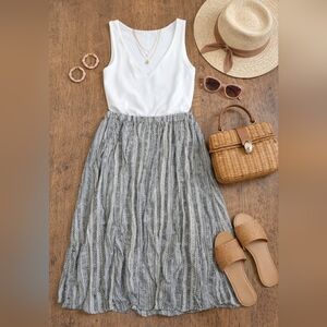 Lightweight midi skirt with elastic waist